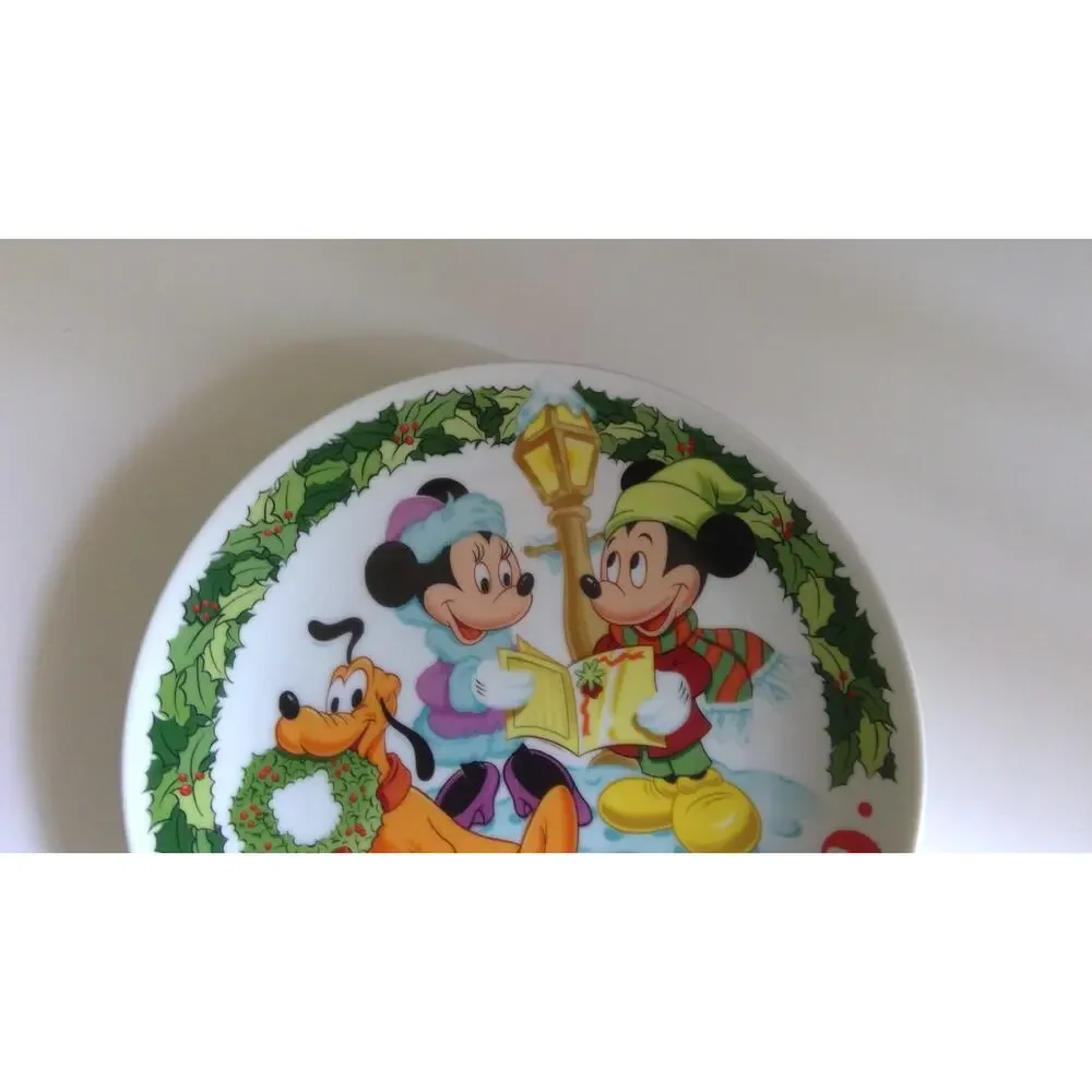 WALT DISNEY THIRD EDITION CHRISTMAS 1979. 1980, 1981 DECORATIVE PLATES- VINTAGE